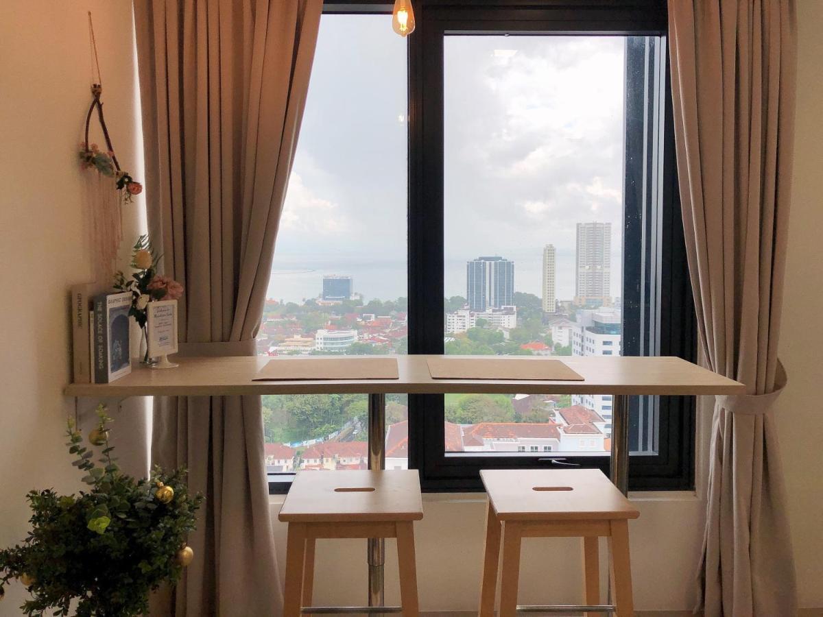 Tropicana 218 Macalister Netflix Seaview Pangsapuri