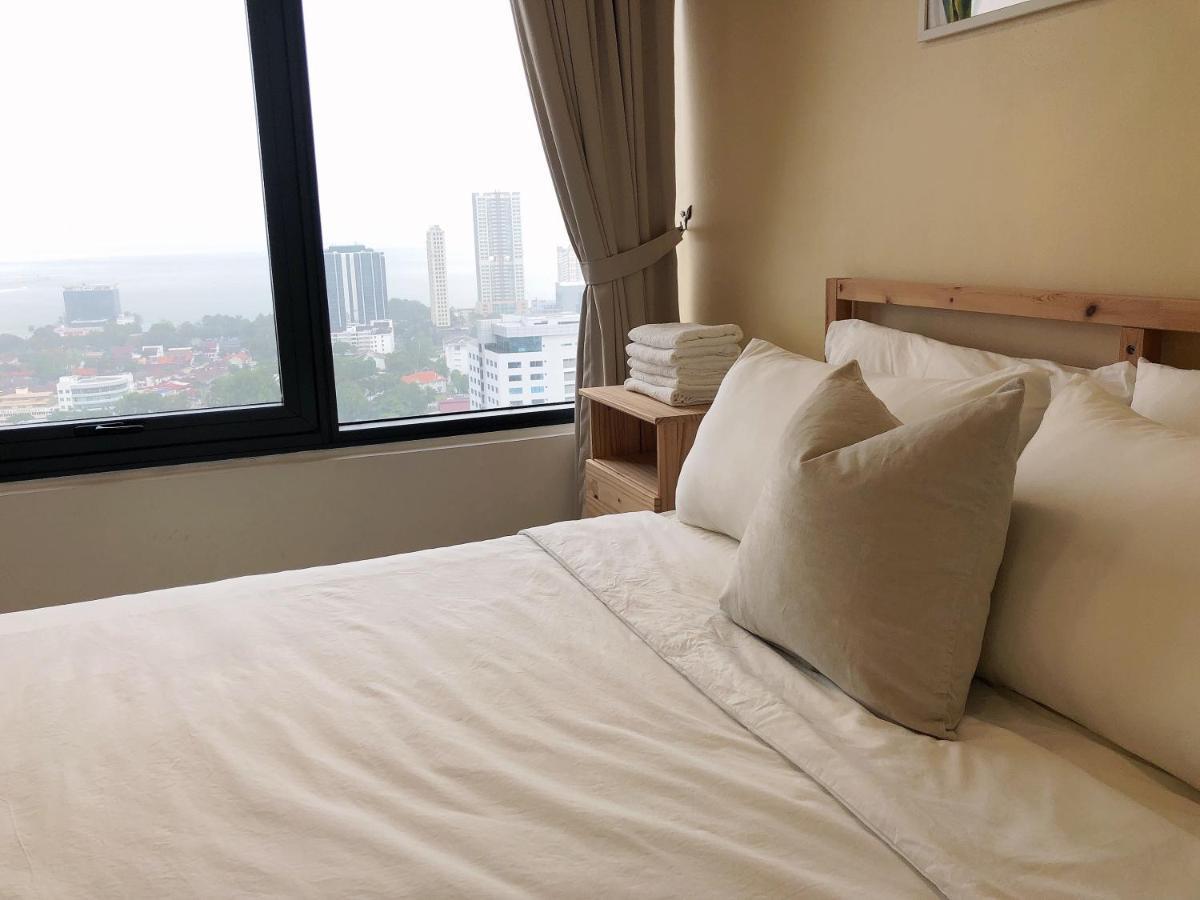 Pangsapuri Tropicana 218 Macalister Netflix Seaview *