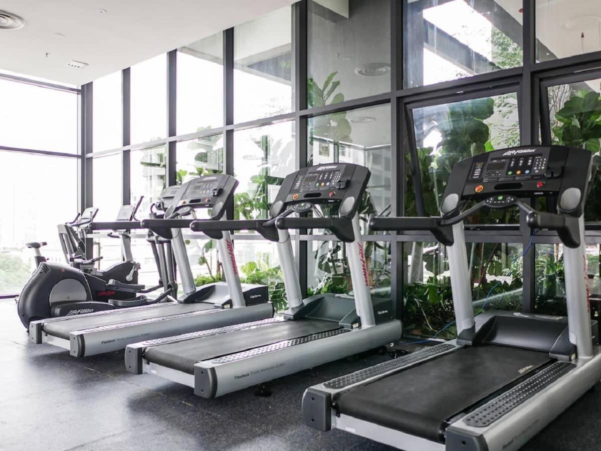 Pangsapuri Tropicana 218 Macalister Netflix Seaview